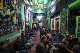 سوگواره چهارم-عکس 5-محمد مهیمنی-جلسه هیأت فضای داخلی