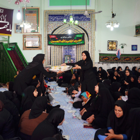 سوگواره چهارم-عکس 7-محدثه عامری-جلسه هیأت فضای بیرونی