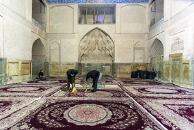 دهمین سوگواره عاشورایی عکس هیأت-احسان جزینی-مجالس احیای امراهل‌البیت علیهم‌السلام مجموعه عکس-دوربین دیجیتال-ز کودکی خادم این تبار محترمم (خادمی کودکان)