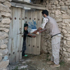 دهمین سوگواره عاشورایی عکس هیأت-بهزاد علیپور-مجالس احیای امراهل‌البیت علیهم‌السلام مجموعه عکس-دوربین دیجیتال-میاندار هیأت، میاندار خدمت (هیأت و خدمات اجتماعی)