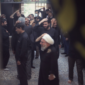 دهمین سوگواره عاشورایی عکس هیأت-محدثه سادات میرکریمی-مجالس احیای امراهل‌البیت علیهم‌السلام مجموعه عکس-دوربین دیجیتال-هر خانه یک هیأت (روضه خانگی)