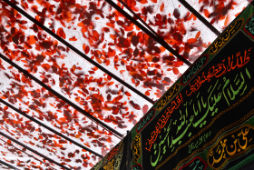  دومین سوگواره عاشورایی عکس هیأت-مهدی طاهری-بخش اصلی -جلسه هیأت-فضای بیرونی جلسه هیأت