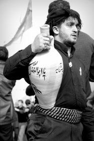 سوگواره دوم-عکس 3- قربانی-جلسه هیأت فضای داخلی