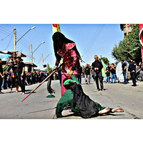 دهمین سوگواره عاشورایی عکس هیأت-ناصر جوانمردیان-مجالس احیای امراهل‌البیت علیهم‌السلام مجموعه عکس-دوربین دیجیتال-میاندار هیأت، میاندار خدمت (هیأت و خدمات اجتماعی)